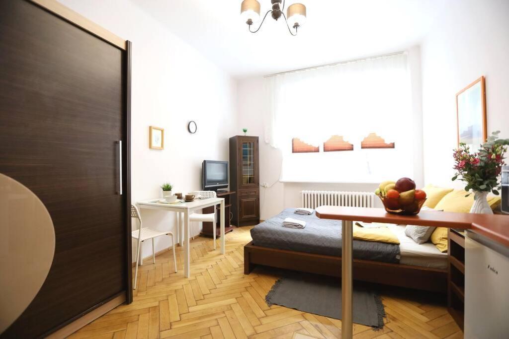 Batorego Cosy Apartment Cracóvia Exterior foto